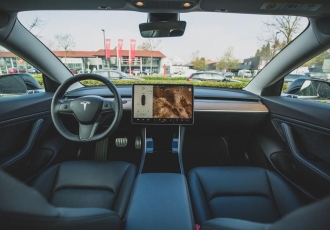 AI-based Caching for Self-Driving Cars